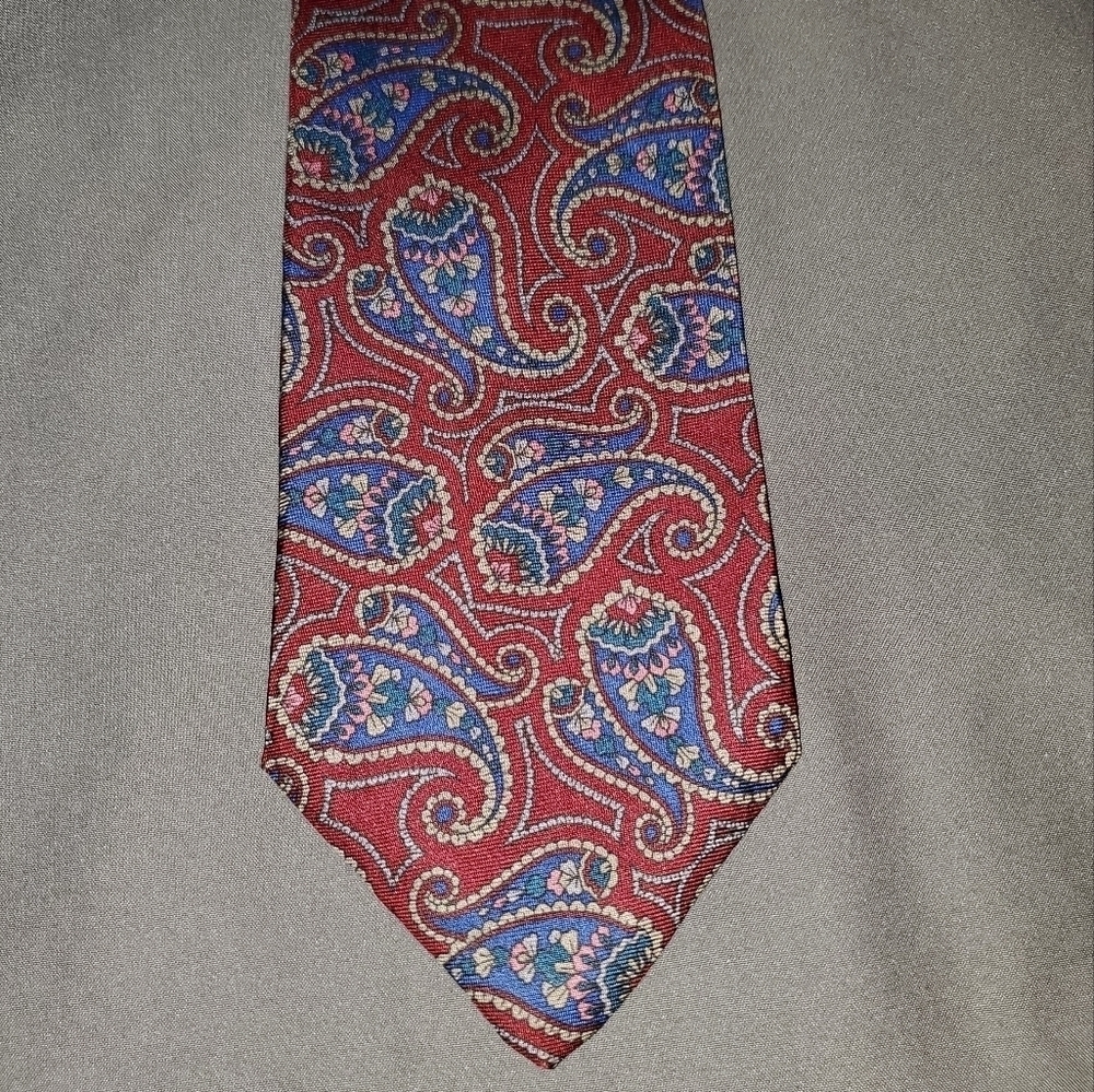 Haggar Red & Blue Paisley Print Tie New